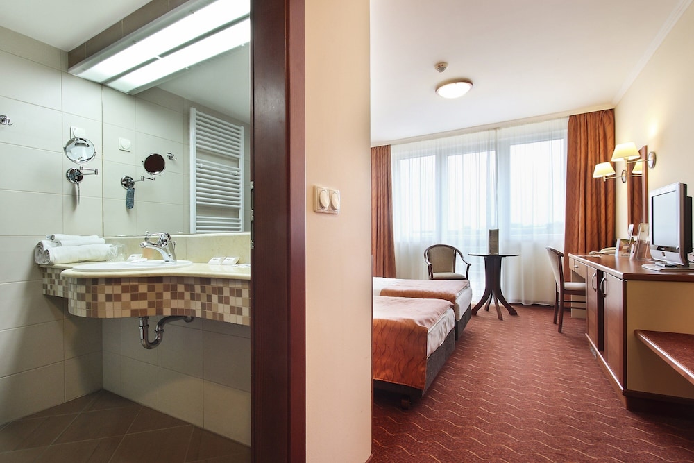 AIRPORT HOTEL BUDAPEST 19/73