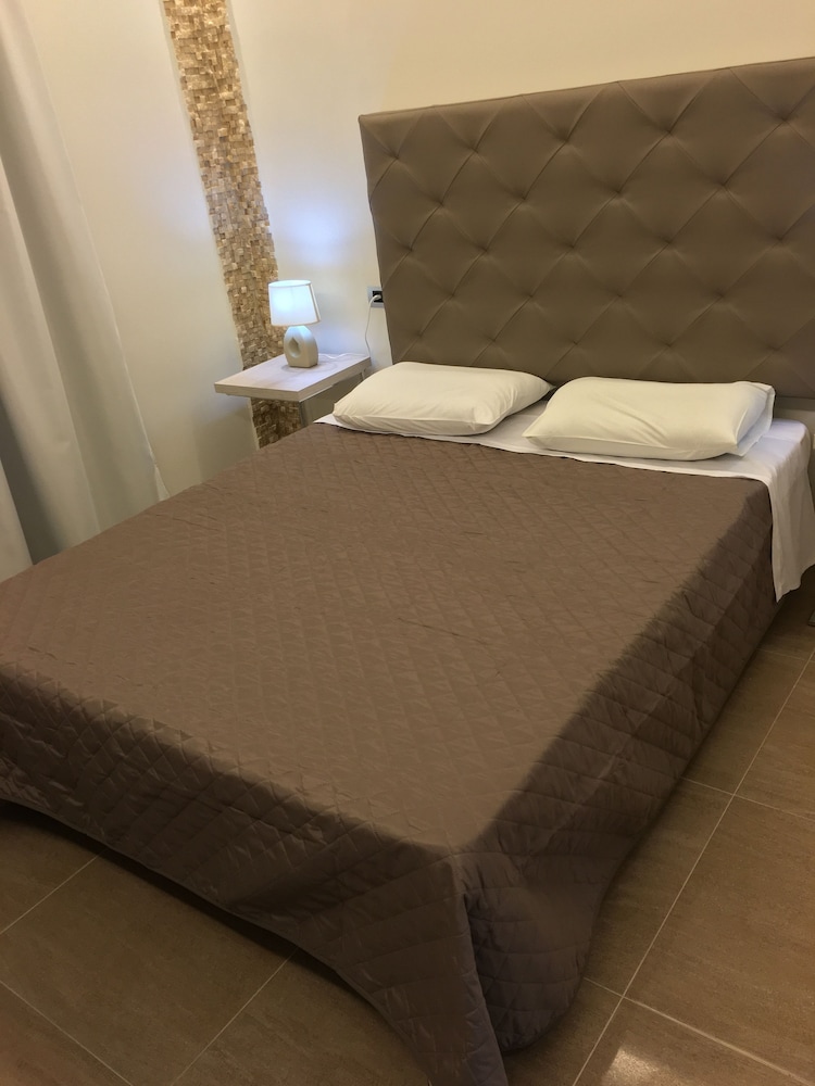 Maroula Blue Studios And Suites 17/70