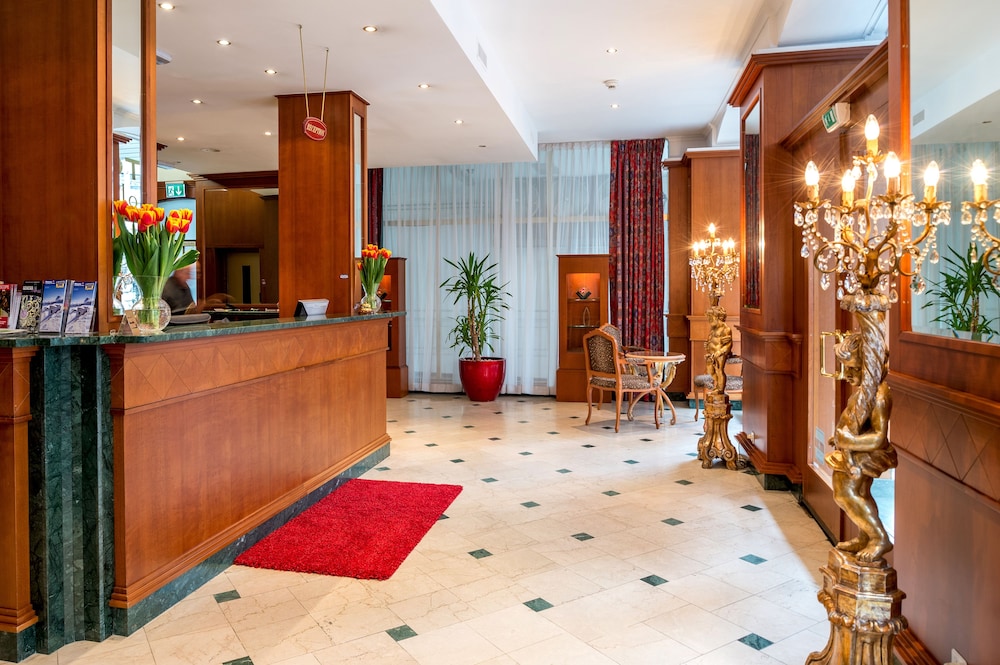 Lobby at Diplomate Hotel, GENEVA