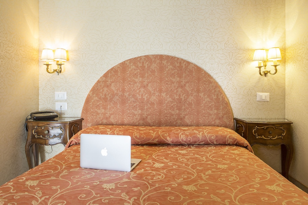 Rigel Hotel 34/73