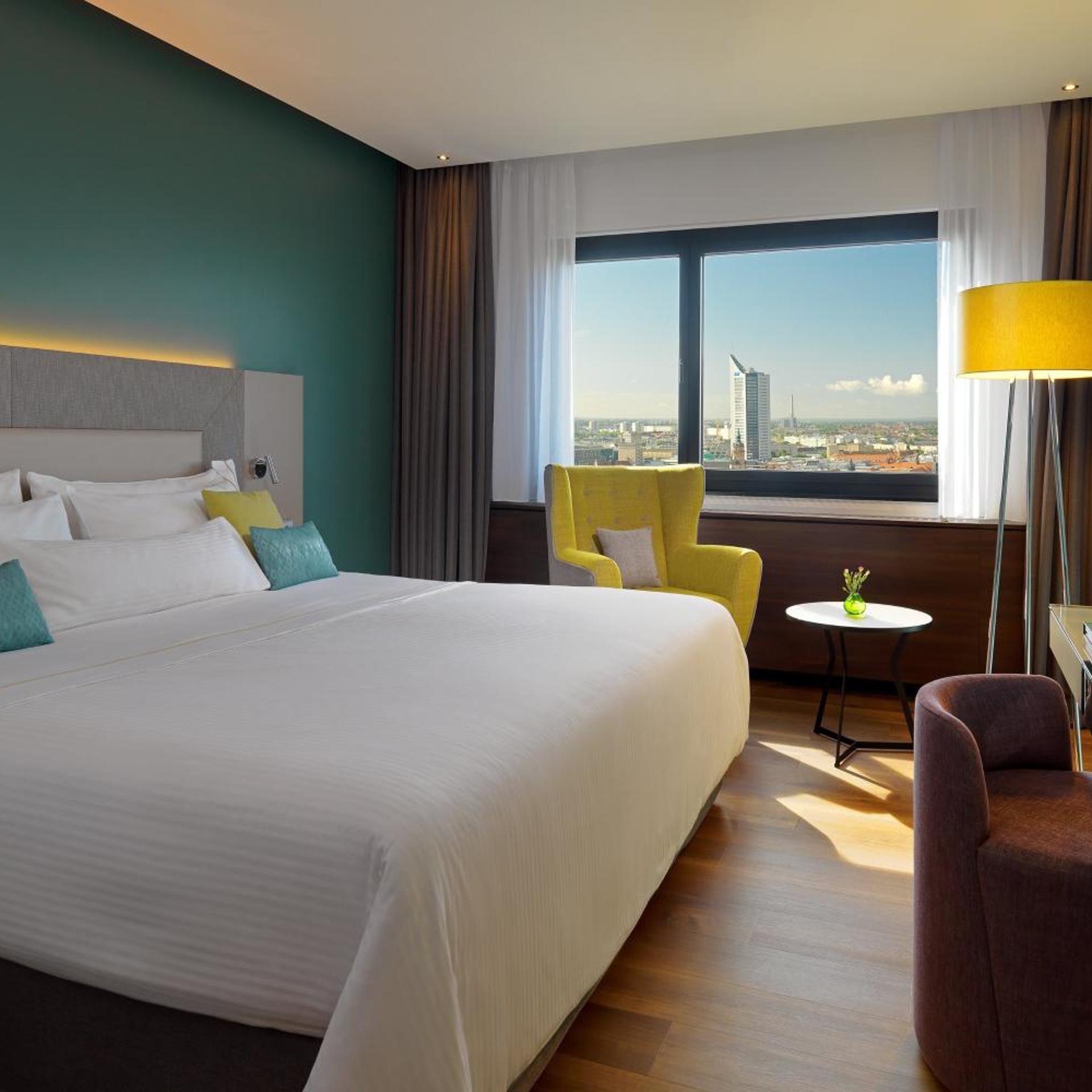 Grand, Guest Room, Deluxe, King Bed, City View, High Floor