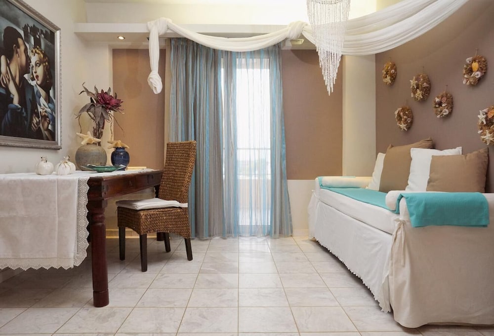 Golden Bay Apartments-Garden Haven 19/87