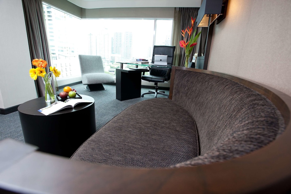 Golden Tulip Mandison Suites 43/59