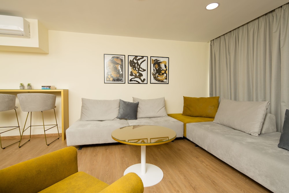 Suites Syngrou-Fix 11/22