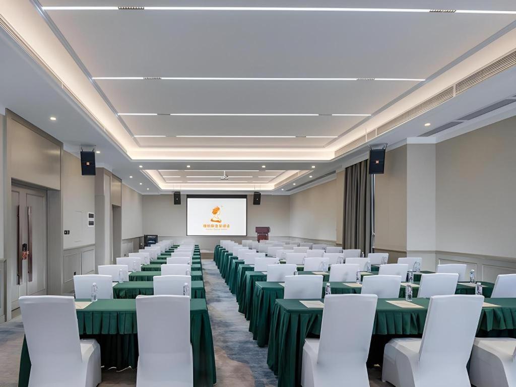 Venus Royal Hotels (Zhongshan Dongfeng Center) 41/50