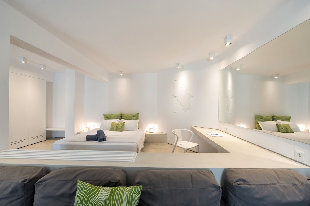 Relux Ios Hotel 26/74