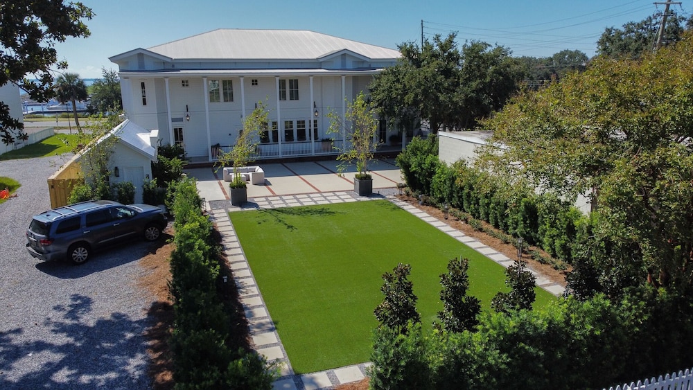 Oyster Bay Boutique Hotel 34/39