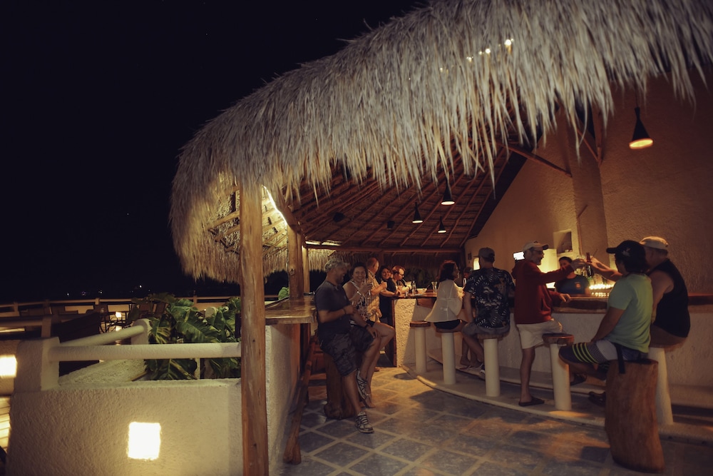 Villas De Rosa Beach Resort 66/68