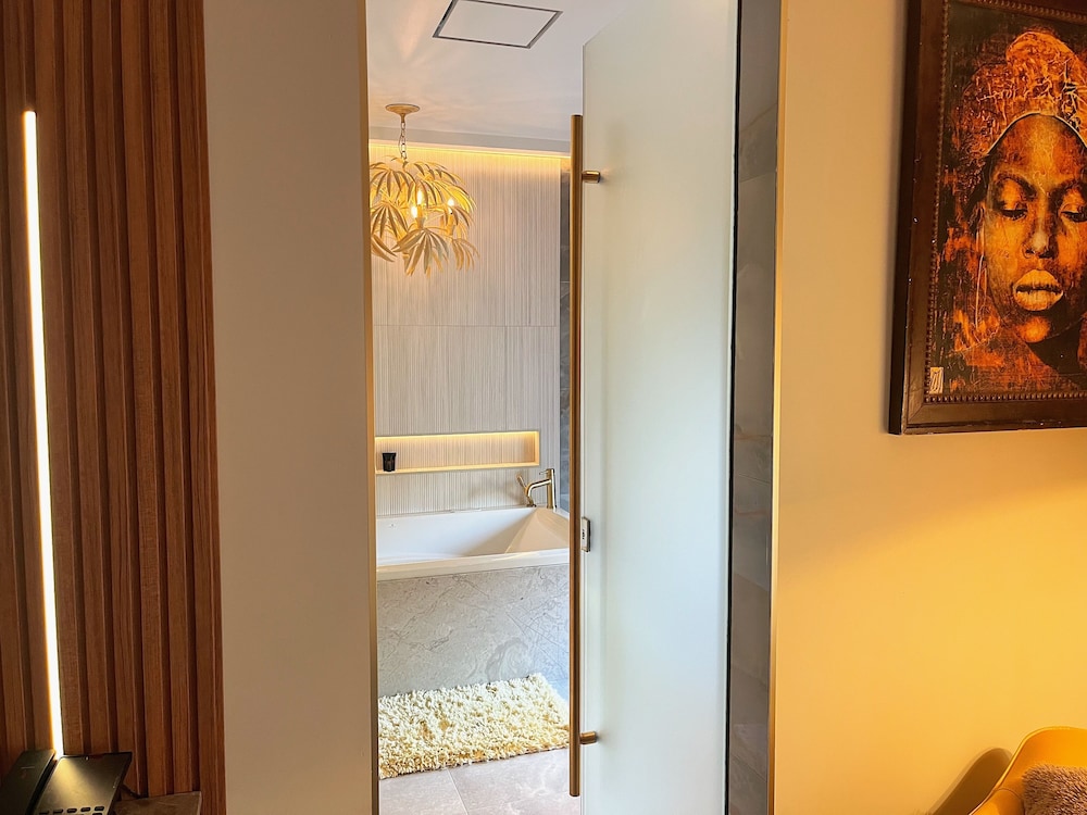 Hotel Kutuma 28/54