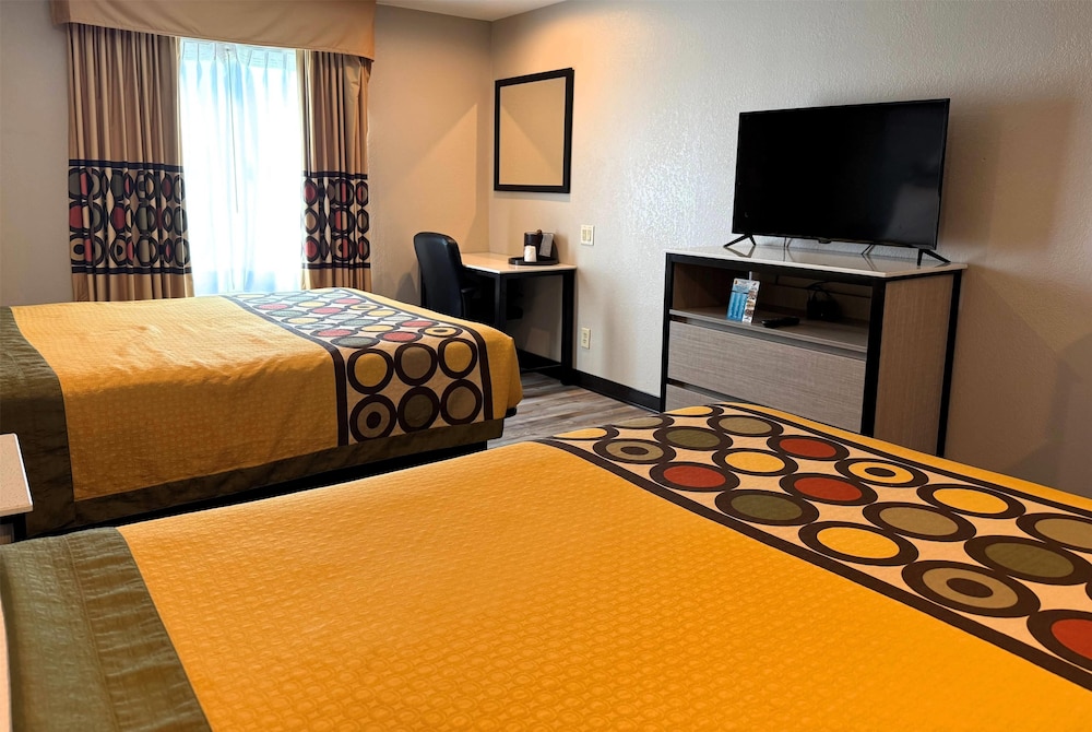 Super 8 By Wyndham Frankfort In 12/20