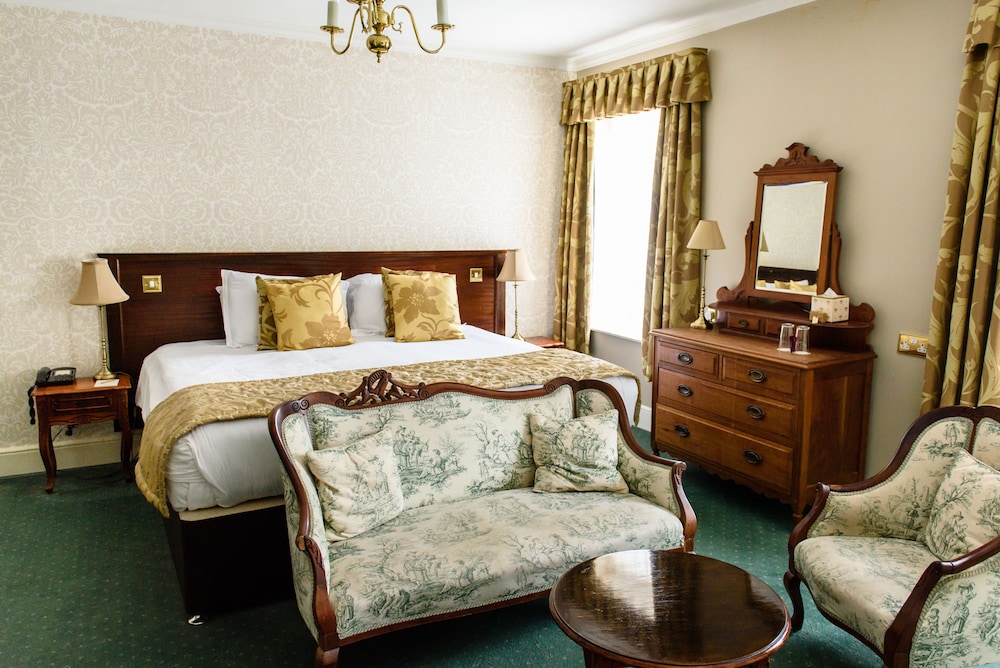 Old Hall Hotel 31/70