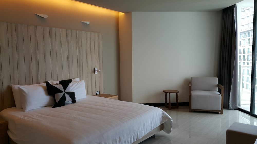 Tsix5 Hotel 15/50