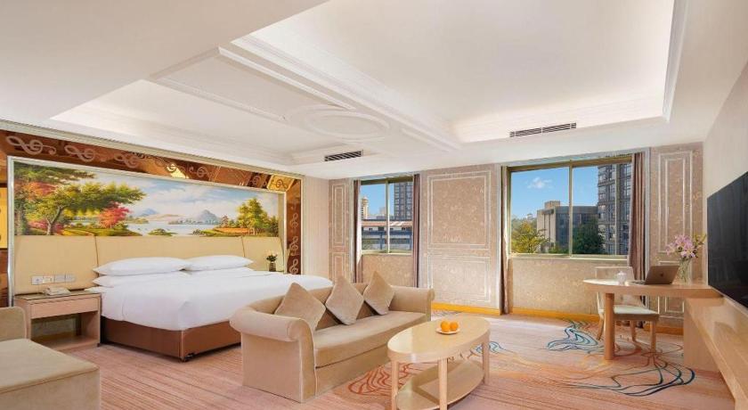 Vienna Hotel (Guangzhou Hanxi Changlong Park Branch) 25/51