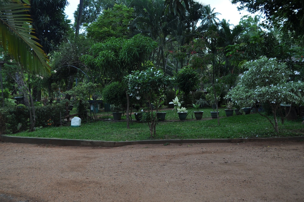 Nilketha Villa Eco Hotel 34/42