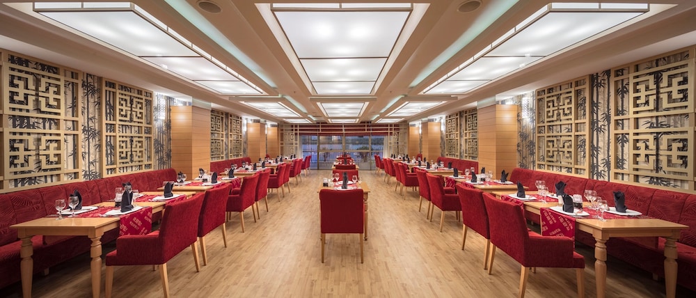 Aydinbey Kings Palace Spa and Resort Hotel 54/64