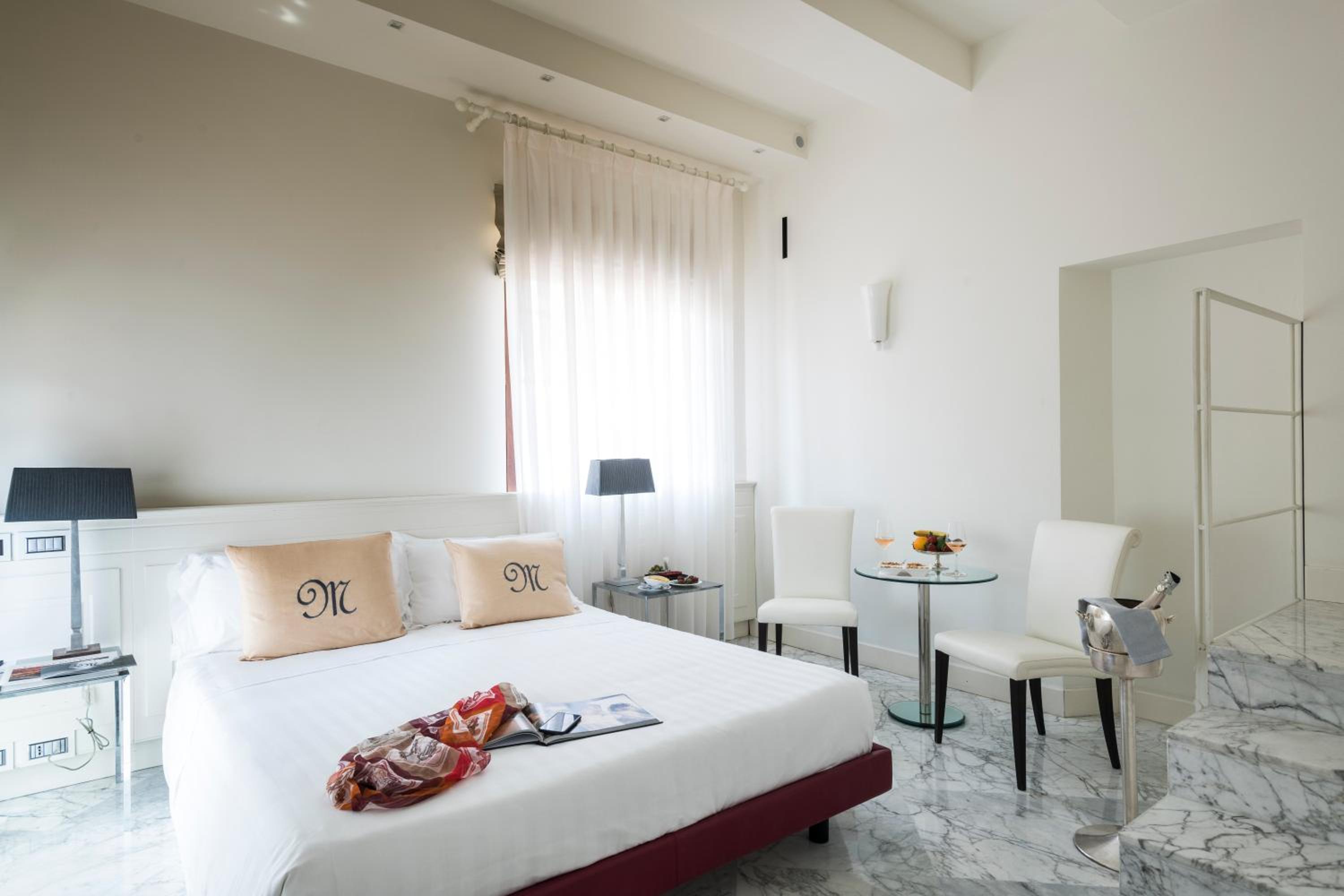 SUPERIOR, DOUBLE BED, CITY VIEW