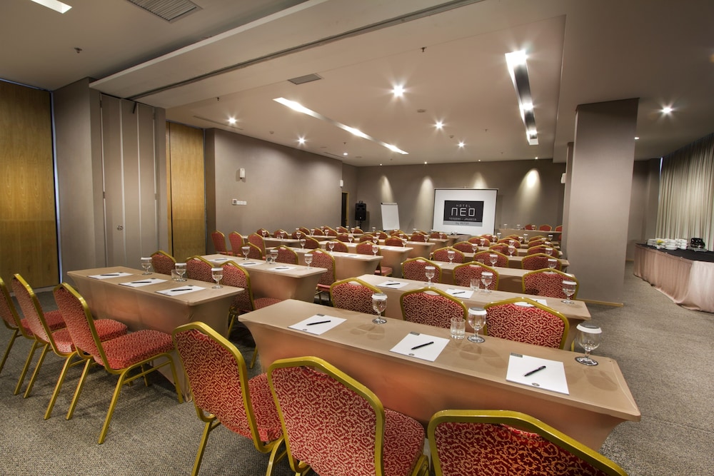 Hotel Neo Tendean 16/20