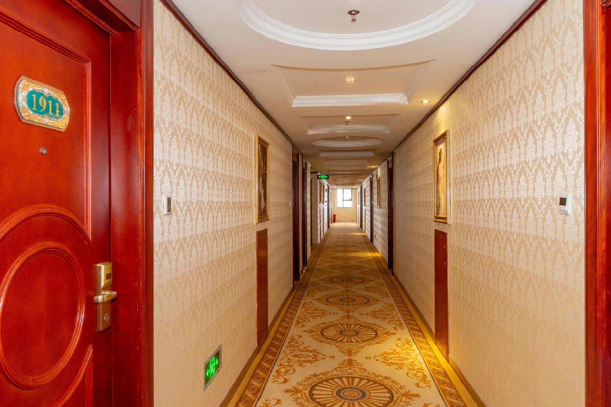 Vienna Hotel (Nanchang Bayi Square) 35/45