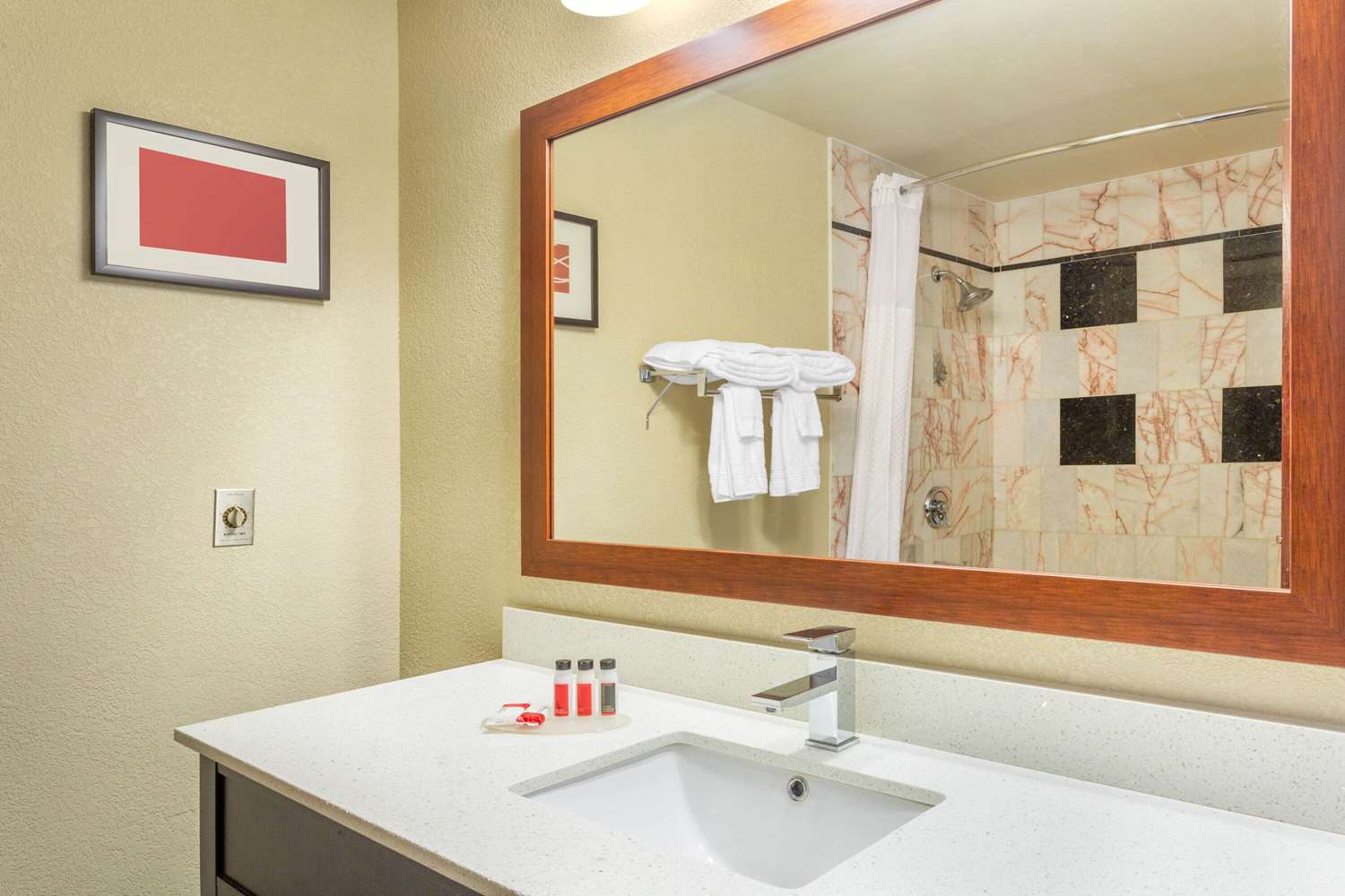 Days Inn by Wyndham Blairsville 48/49
