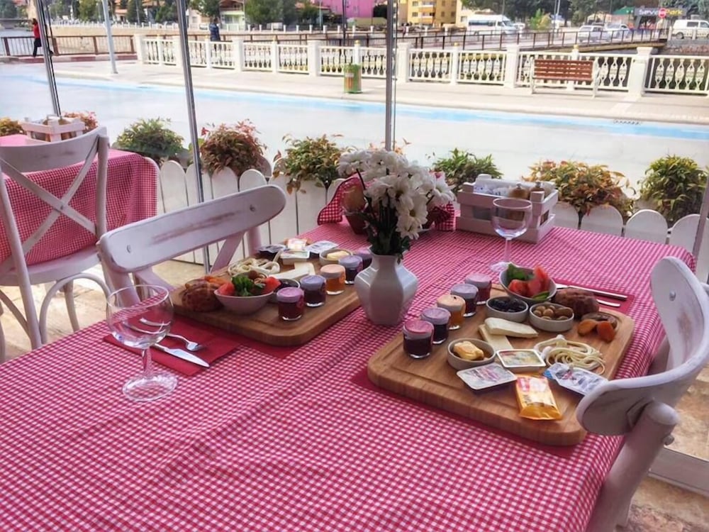 Hatunca Otel & Restaurant 32/47