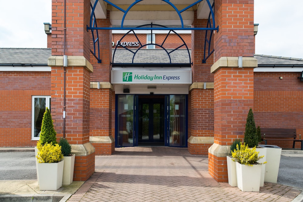 Holiday Inn Express Manchester East 3/44