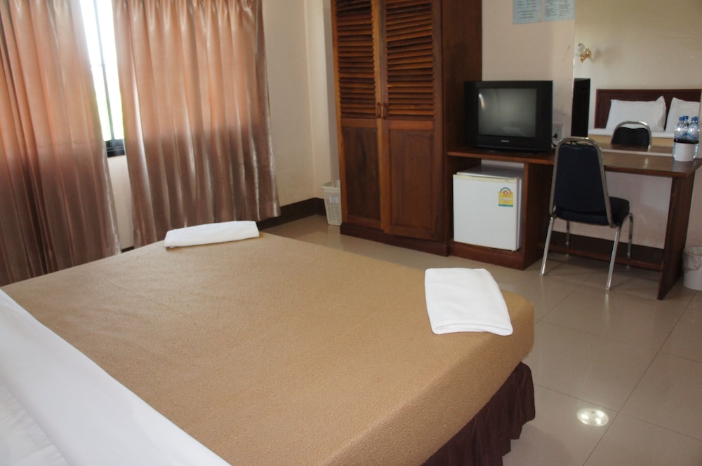 Chaleunehoung Hotel 7/19