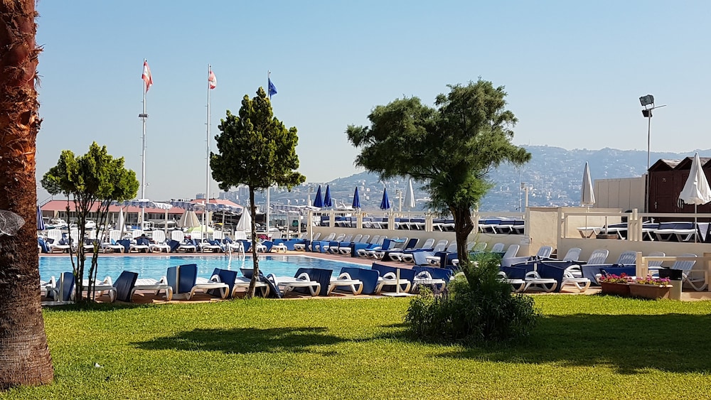 Bel Azur Jounieh 33/39