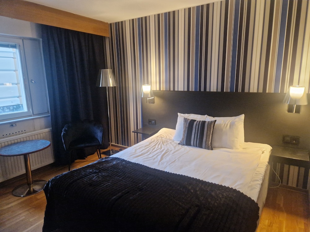 Compact, Double Bed