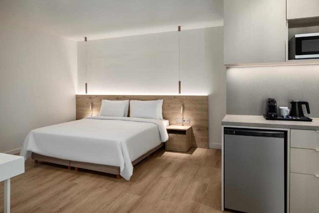 Wyndham Residences Piraeus Marina Zeas 3/10