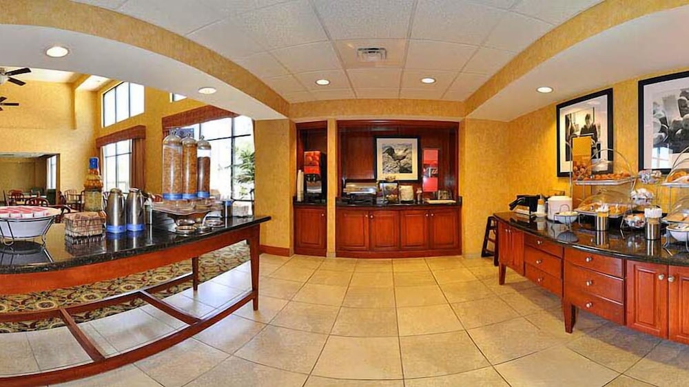 Hampton Inn Quincy 13/45