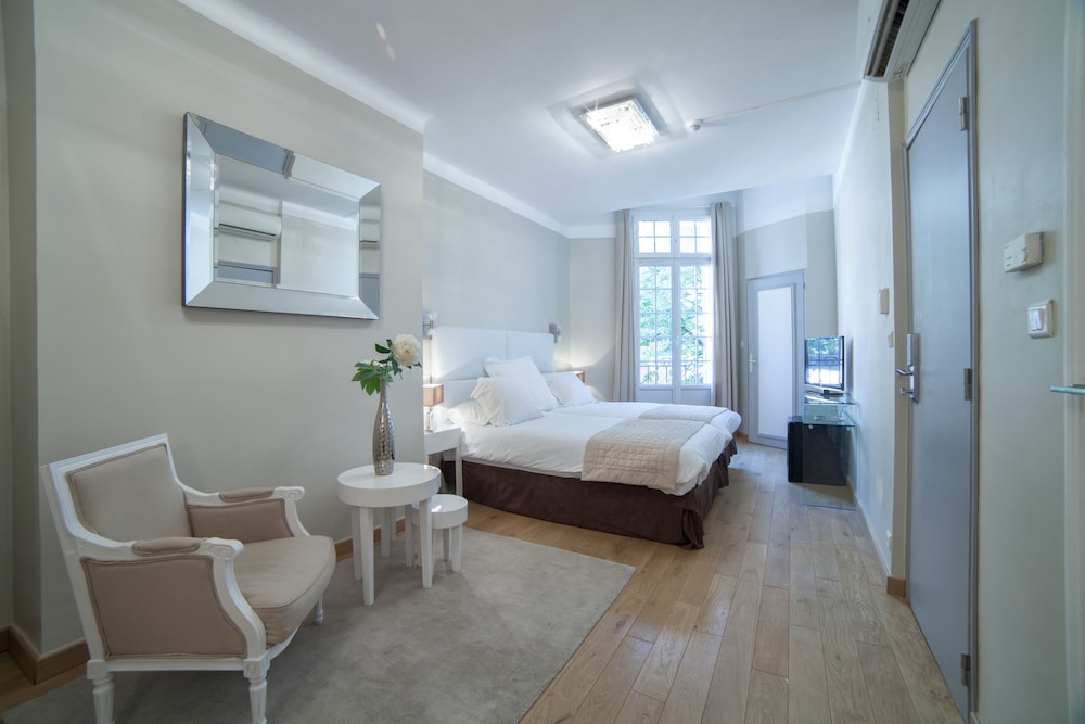 HOTEL DE FRANCE 16/38