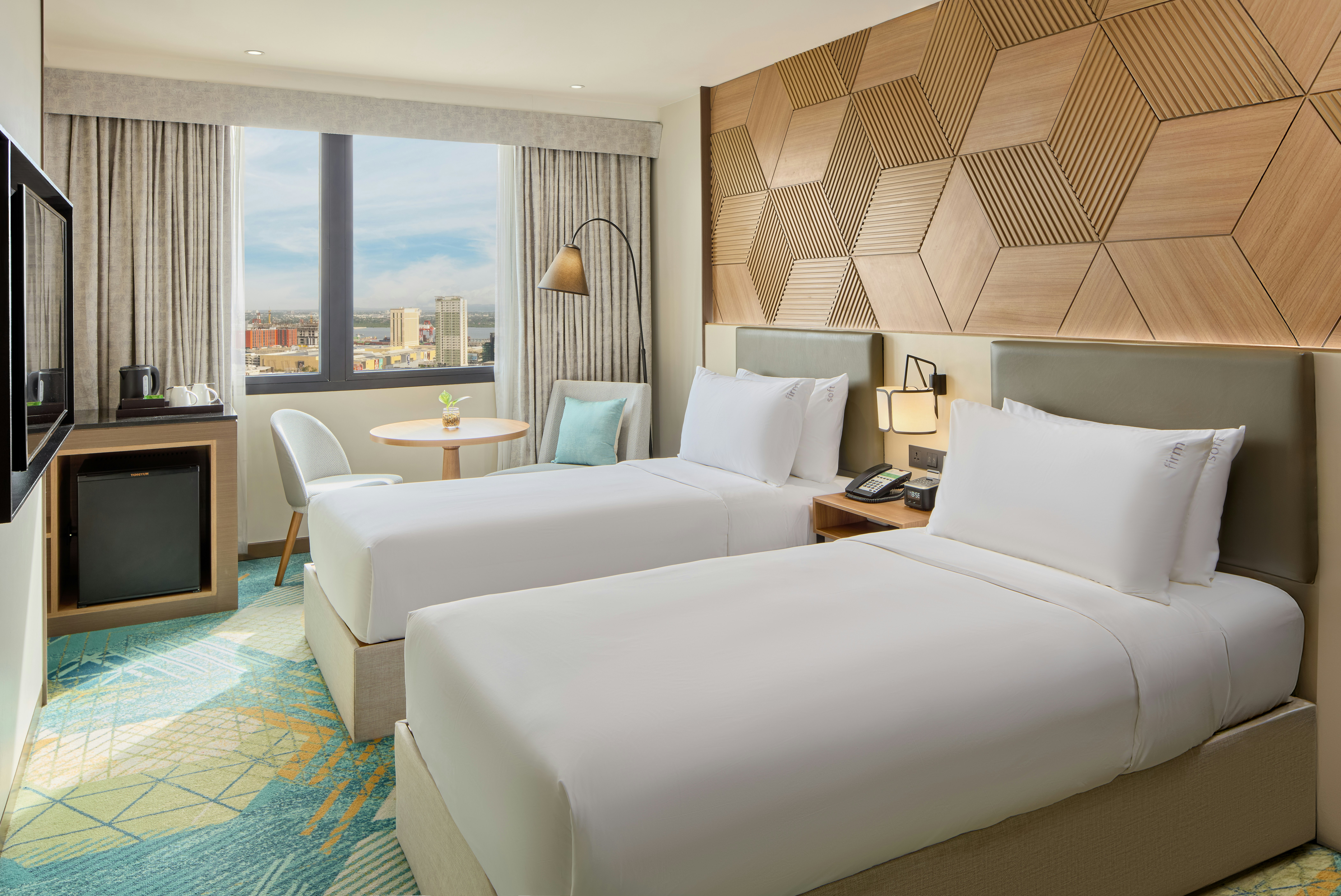 Holiday Inn CEBU CITY 24/69
