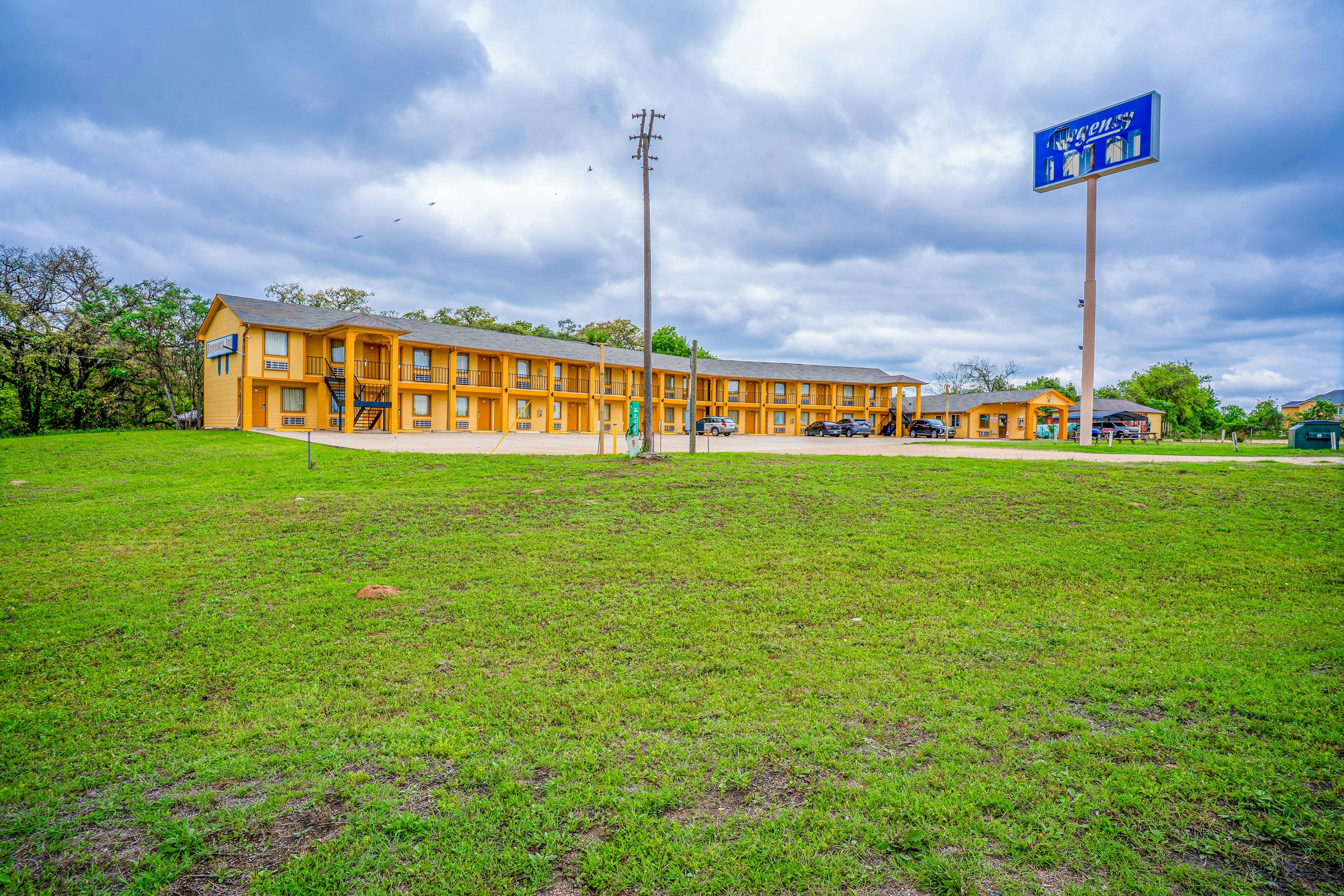 Regency Inn By OYO Rockdale TX 31/31