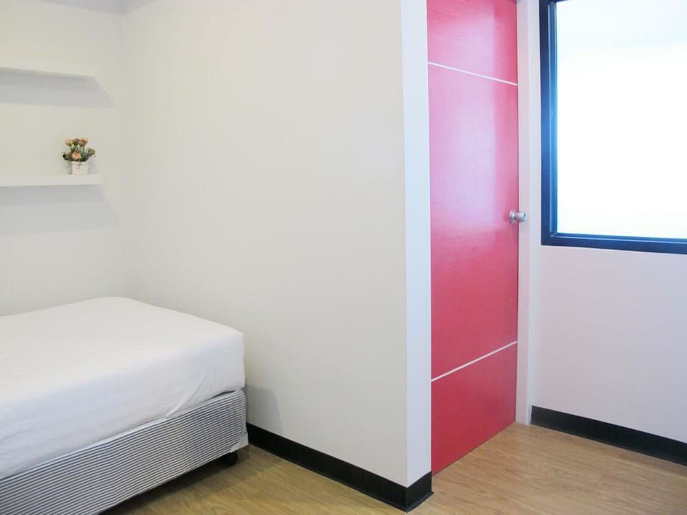 C Tower Hotel 25/43