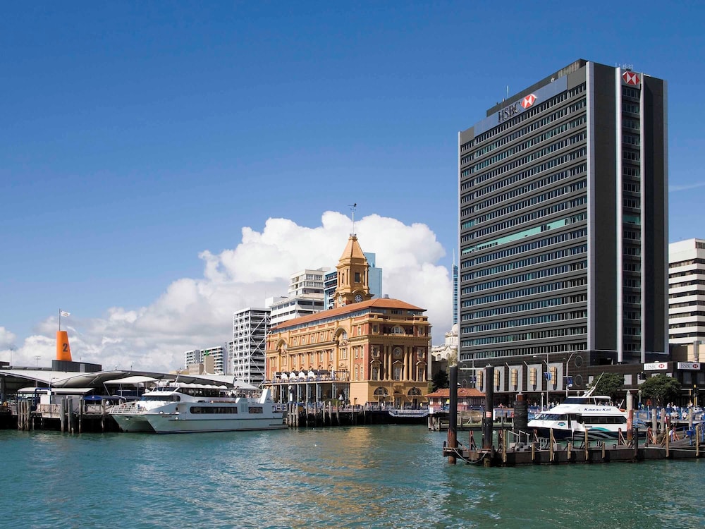 Movenpick Hotel Auckland 70/75