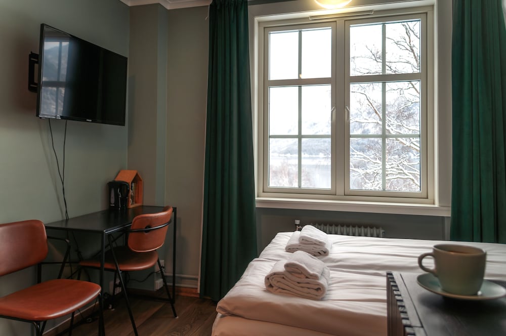 Trolltunga Hotel 31/43