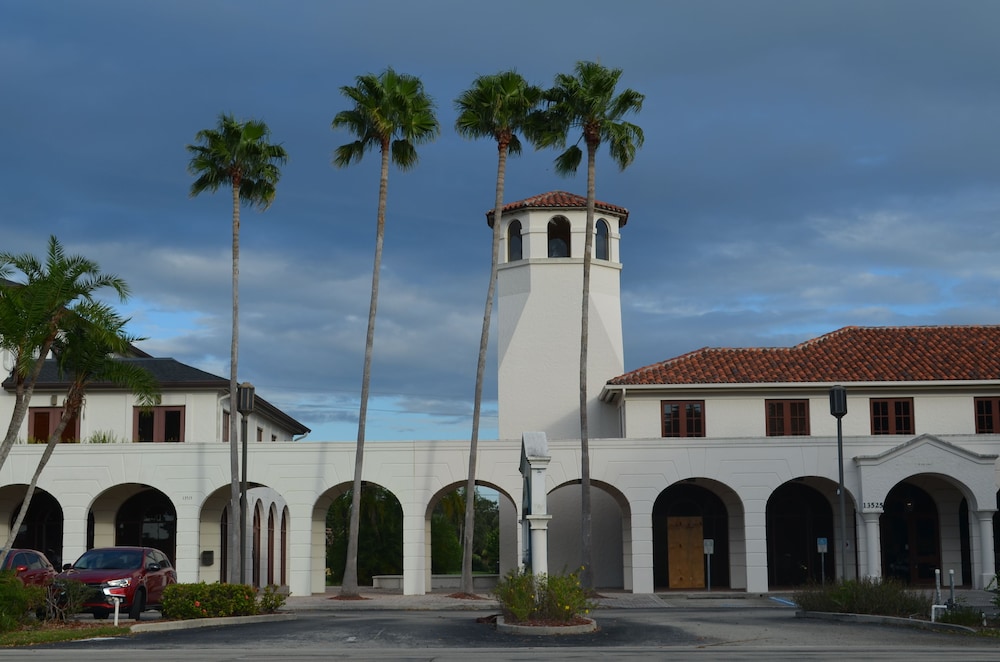 Fort Myers Luxury Vacation Condo 4/47