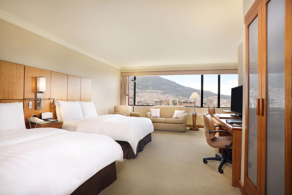 Swissotel Quito 12/76