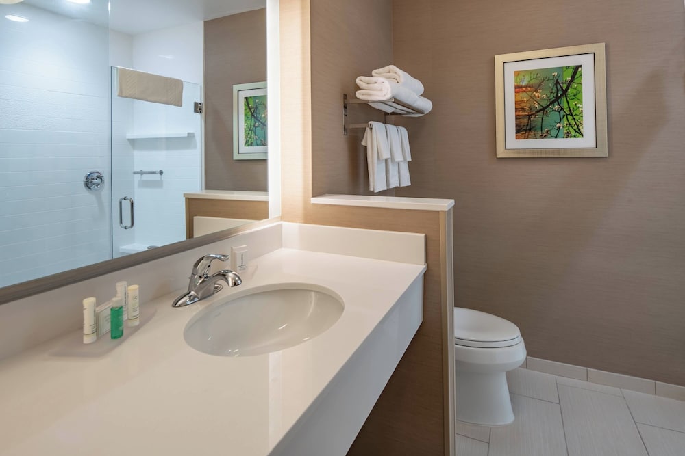 غرفة بسرير كينج لذوي الإعاقة، Fairfield Inn & Suites by Marriott Terrell 2/3
