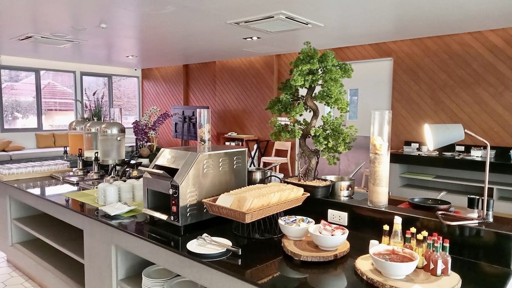 Beehive Boutique Hotel Phuket 36/50