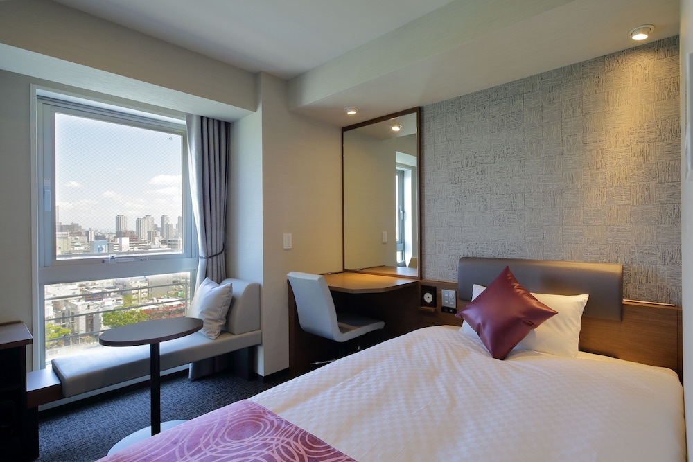 ROOM, DOUBLE BED