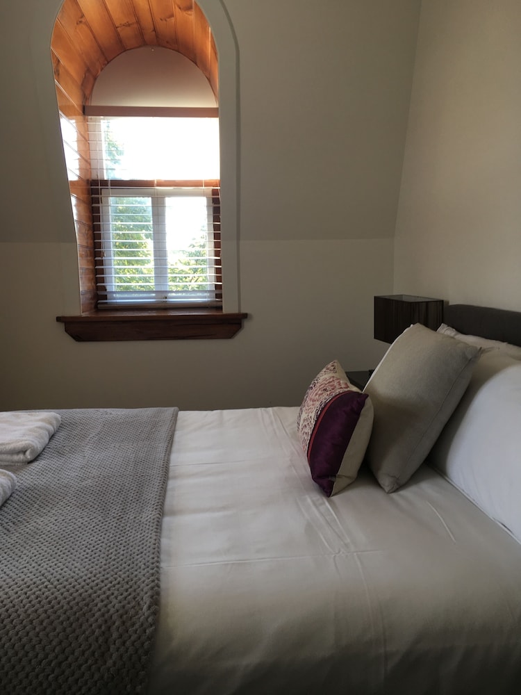 The Grand Hotel Healesville 14/47