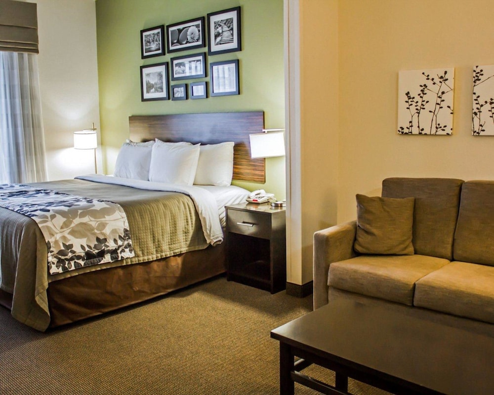 Express Inn & Suites 18/40