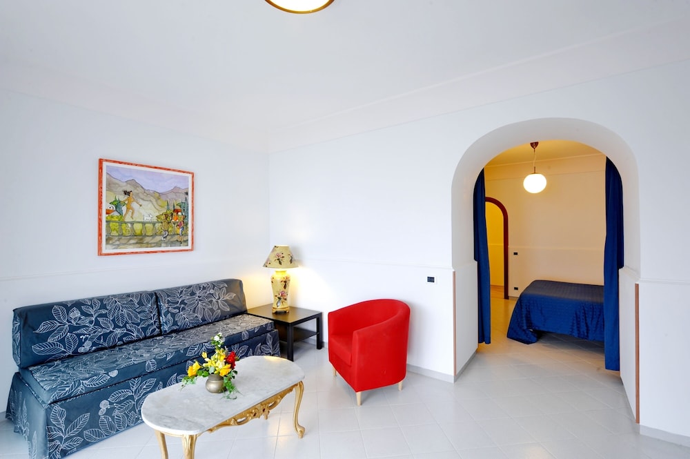 Maresca Hotel Praiano 48/78