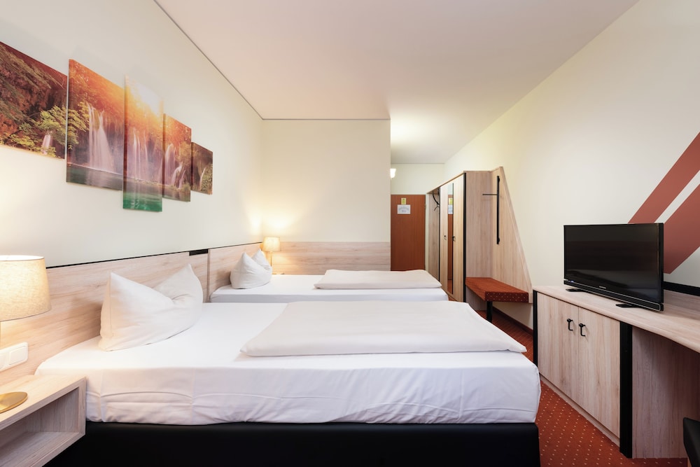 Novina Hotel Sudwestpark Nurnberg 24/68
