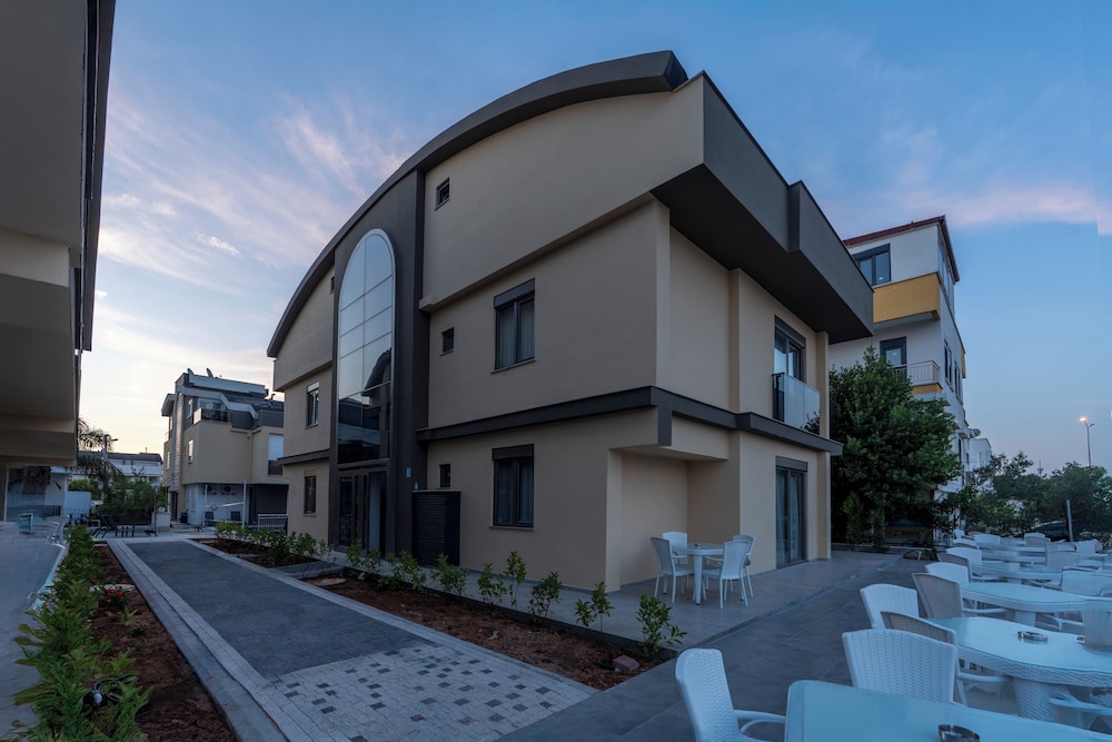 Lara Beach Homes