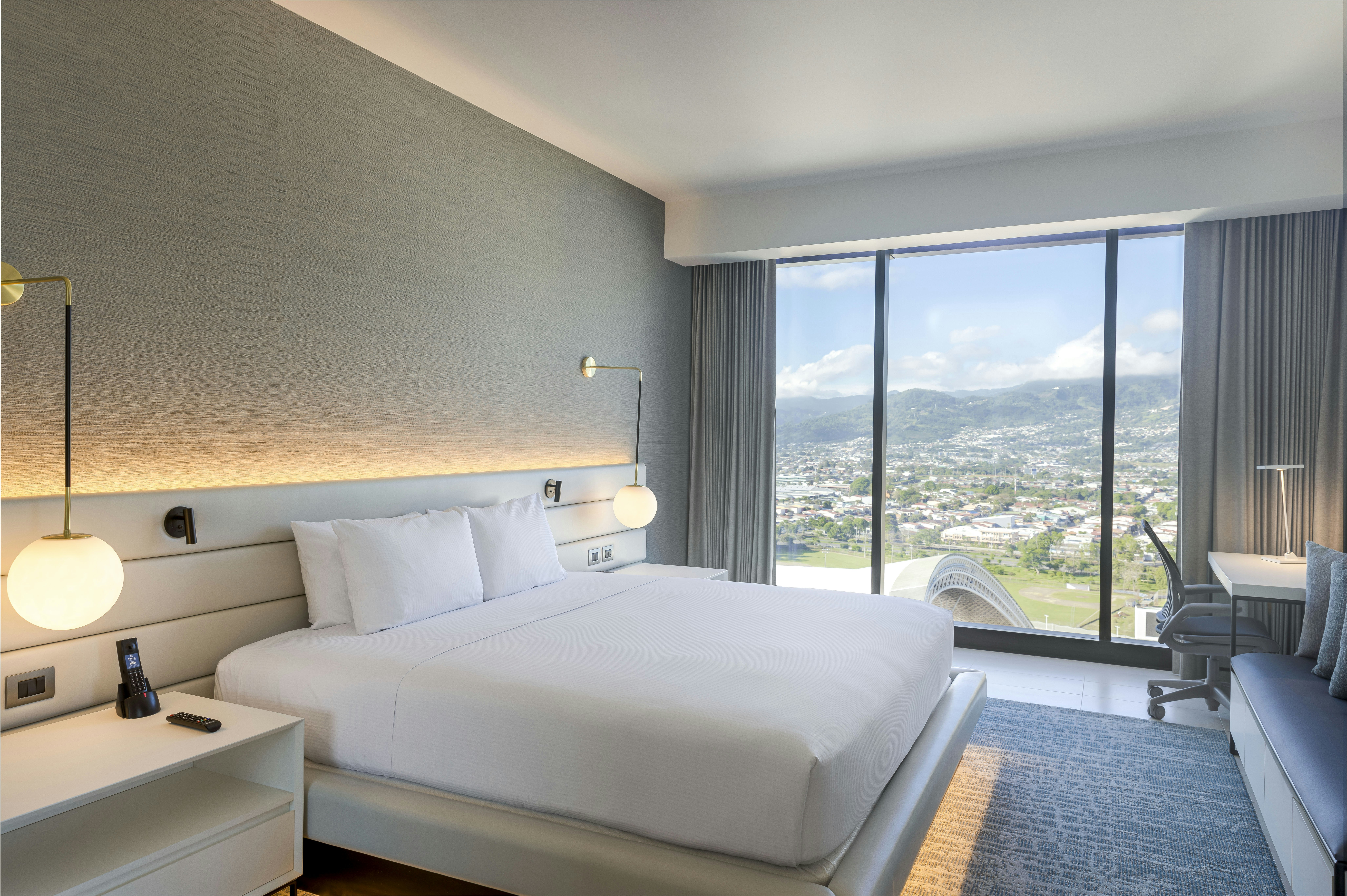 1 BEDROOM, SUITE, KING BED