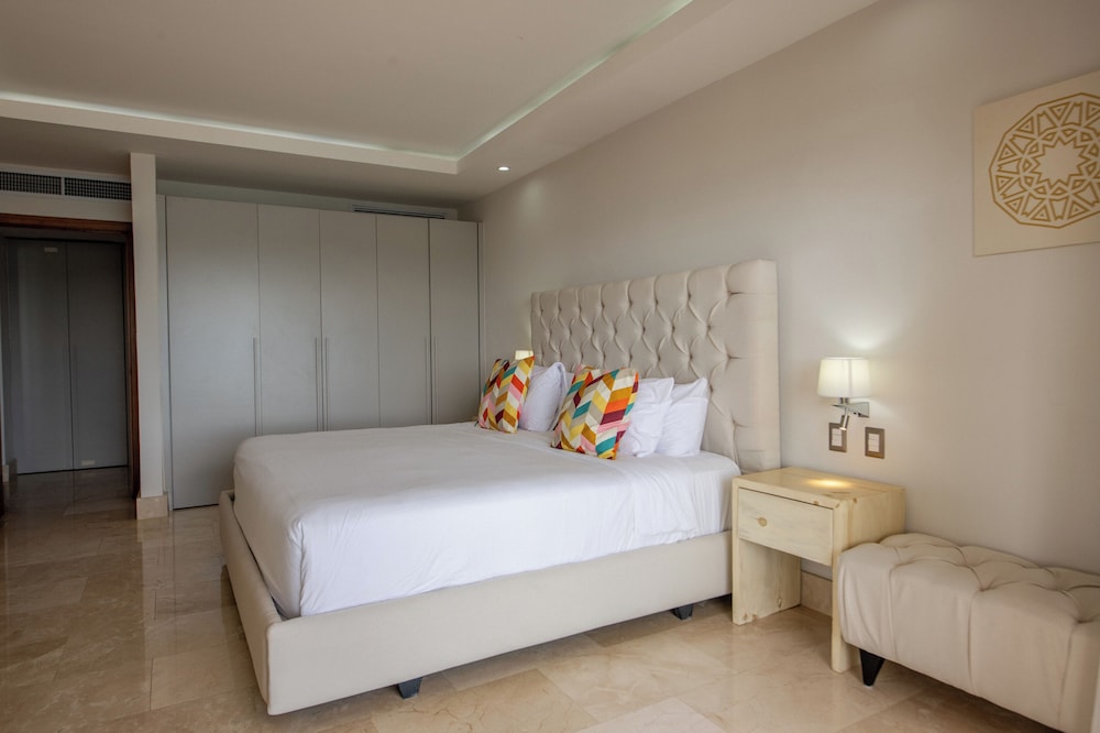 Hacienda Samana Bay 24/71