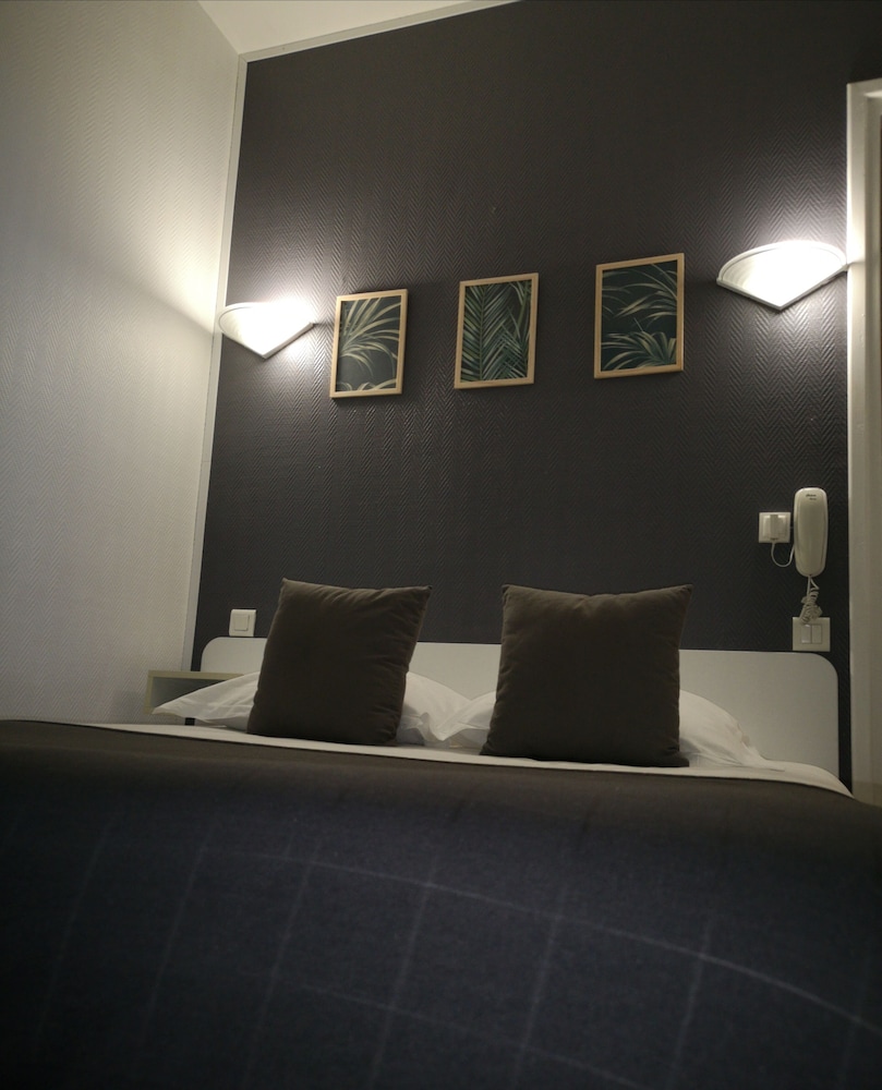 Trianon Hotel 18/36