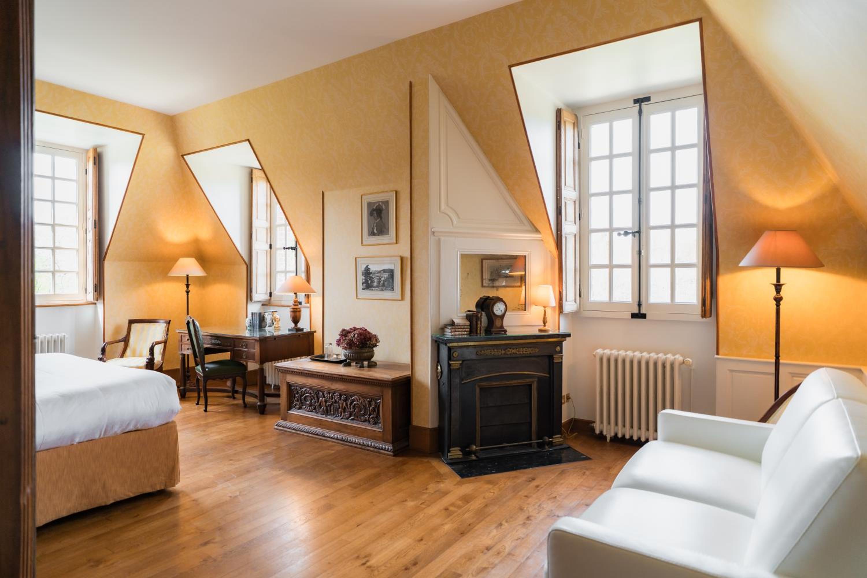 Castle, Prestige، Chateau de Bourron 2/2